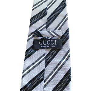Italian Designer 100% Silk Grey Striped Jacquard Tie Quiet Luxury 61 In x 4 In